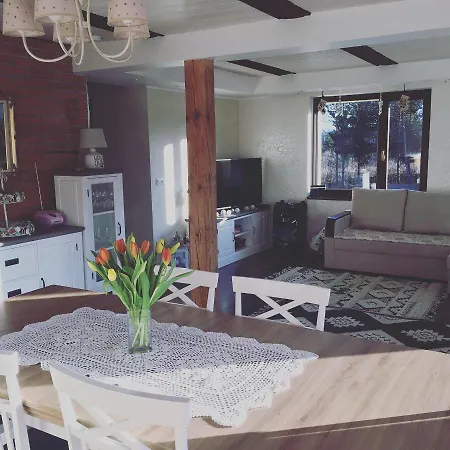 Semesterbostad Kaeaenu Puhkemaja