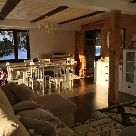 Semesterbostad Kaeaenu Puhkemaja