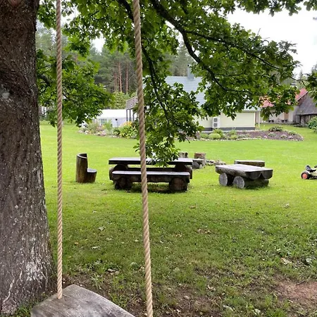 Vikendica Kaeaenu Puhkemaja *