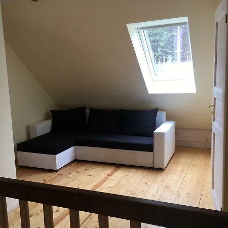 Semesterbostad Kaeaenu Puhkemaja *