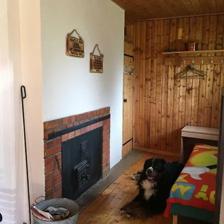 Semesterbostad Kaeaenu Puhkemaja *