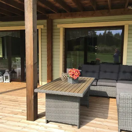 Semesterbostad Kaeaenu Puhkemaja Rakvere